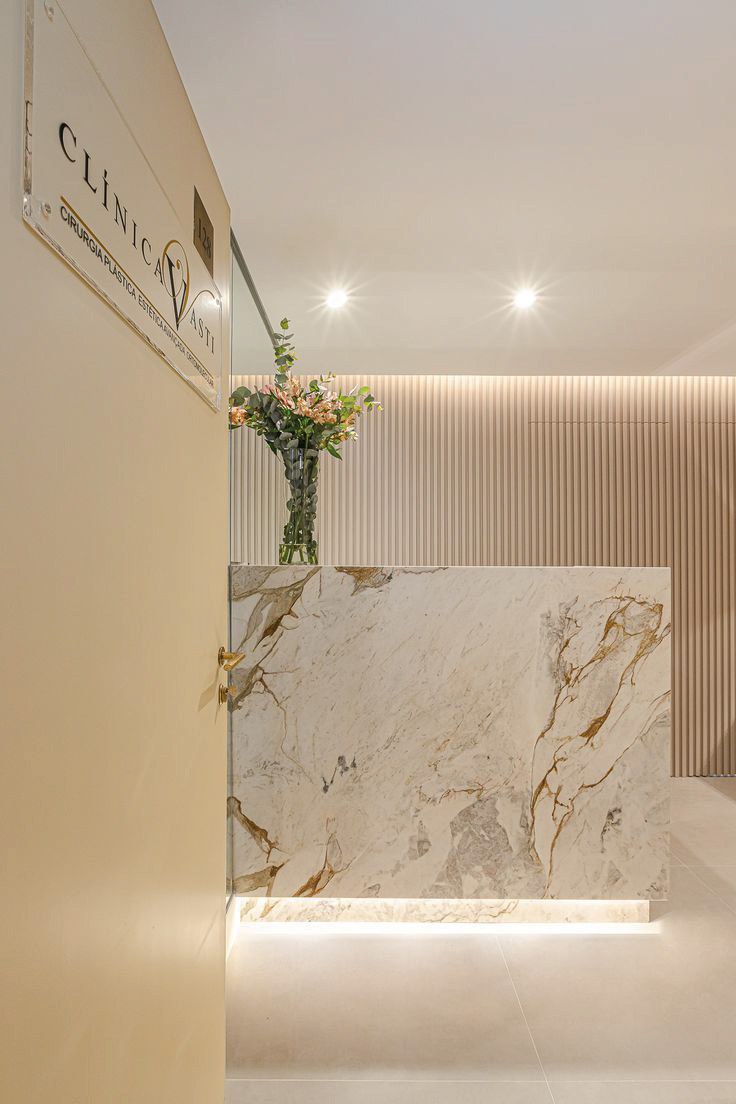 Panel tipo mármol Gray Marble instalado